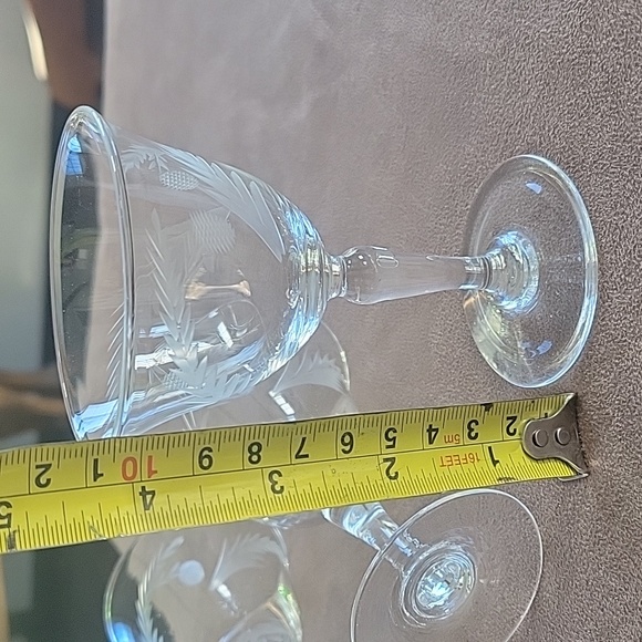 Sherry glasses.  Pineapple and palmleaf etched.  Set of 3 - Picture 3 of 3